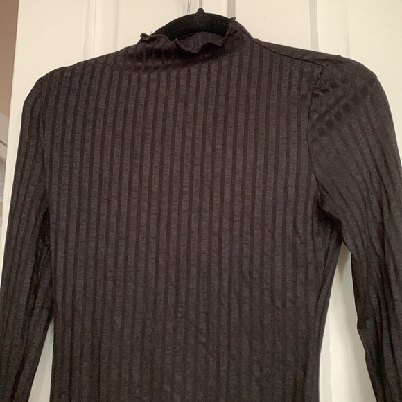 SHEIN Ribbed Lettuce-Edge Mock Neck Bodysuit in black. Size medium. Never worn! - Picture 2 of 2